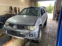 Mitsubishi L200. KB4T, 4D56 ����