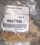 ���������� ������� mitsubishi colt V MR977606 ����