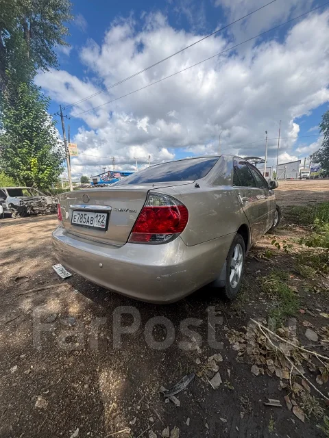 Toyota Camry ����