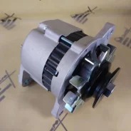 ��������� 4BD1 Hitachi EX100 EX100M EX120 EX150 EX90 RX1200 24V 20A 1PK 8944047902 ����