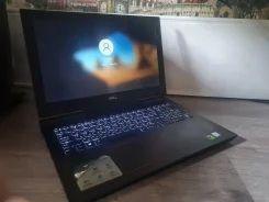 Dell Inspiron 7577. 15.6", 2,8����, ��� 16 ��, ���� 256���, WiFi: 1, Bluetooth: 1, ����������� �� 100��. ����