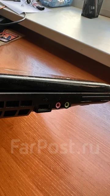 Samsung R60 Plus. 15.4", 2����, ��� 4 ��, ���� 160���, WiFi: 1, Bluetooth: 1, ����������� �� 1��. ����