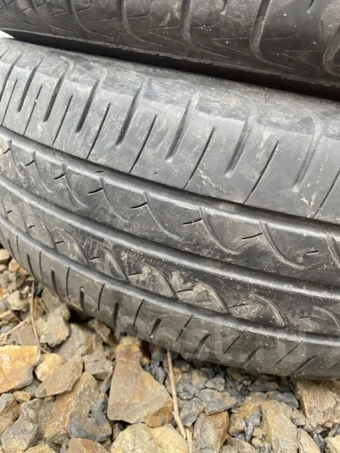 Yokohama BluEarth AE-01J. ������, �/�, ����� 30 % ����