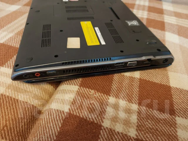 Sony VAIO. 15.6", 2,4����, ��� 8 ��, ���� 700���, WiFi: 1, Bluetooth: 1 ����