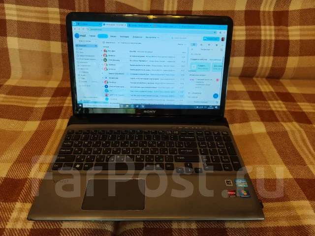 Sony VAIO. 15.6", 2,4����, ��� 8 ��, ���� 700���, WiFi: 1, Bluetooth: 1 ����