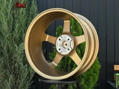 Advan Racing GT Beyond. 7.0x17", 4x100, ET38, �� 73,1���. ����