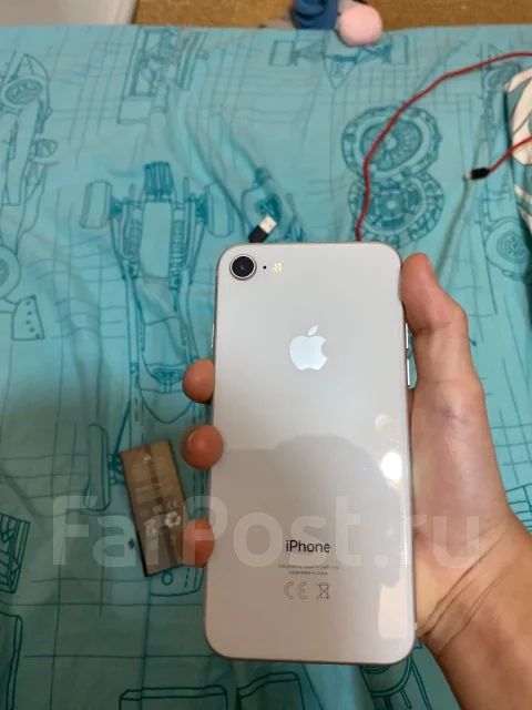 Apple iPhone 8. �/�, 32 ��, �����, 4G LTE ����