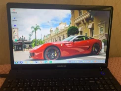 Samsung 300E5C. 15.6", 1,6����, ��� 4 ��, ���� 275���, WiFi: 1, Bluetooth: 1 ����