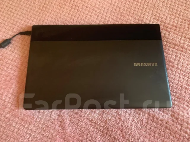 Samsung 300E5C. 15.6", 1,6����, ��� 4 ��, ���� 275���, WiFi: 1, Bluetooth: 1 ����