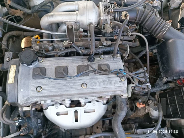 Toyota Corolla. �������, ��������, 1.5 (97��.�.), ������, 100 000����. �� ����