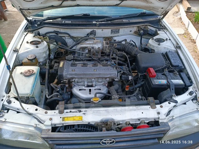Toyota Corolla. �������, ��������, 1.5 (97��.�.), ������, 100 000����. �� ����