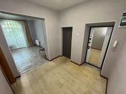 3-���������, ����� ��������������� 12. ���������, 73,6���.��., 3/3 ���� ����