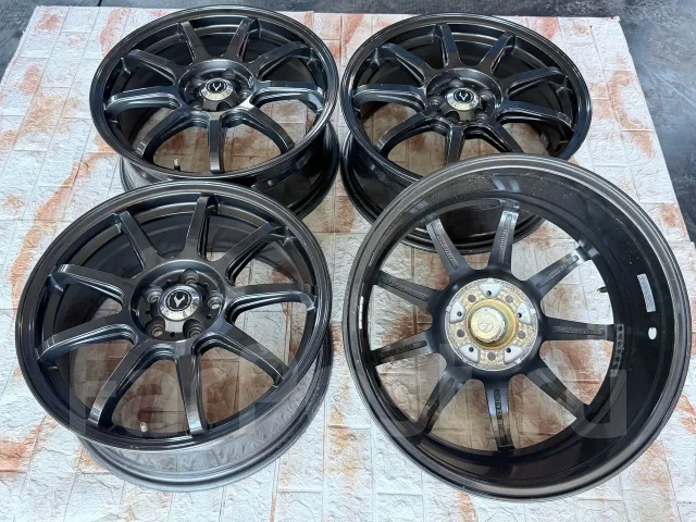 Vatrra. 7.0x17", 5x100, ET50 ����