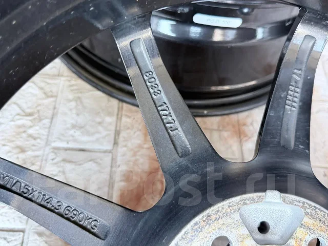 Vatrra. 7.0x17", 5x100, ET50 ����