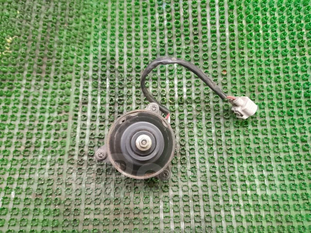 ����� ����������� Toyota Camry 1636331080 ����