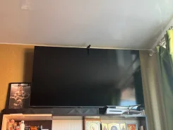 Hisense. OLED ����