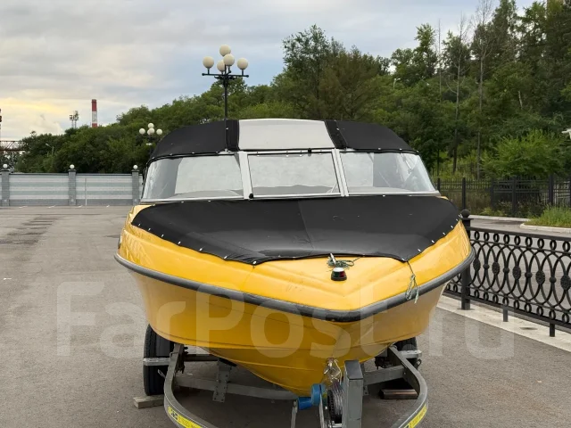 Crownline. 2002 ���, ����� 5,5��., ��������� ������������, 220��.�., ������ ����