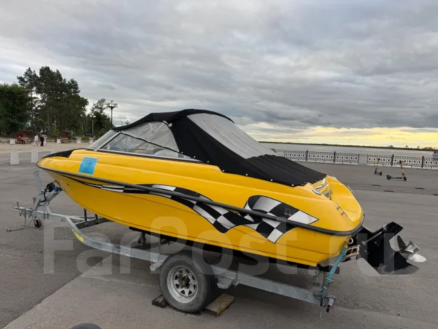 Crownline. 2002 ���, ����� 5,5��., ��������� ������������, 220��.�., ������ ����