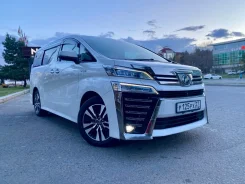 Toyota Vellfire. � ��������� ����
