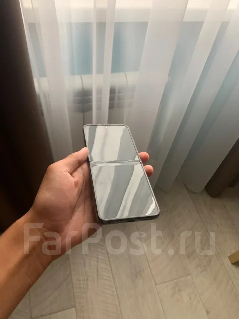 Samsung Galaxy Z Flip4. �/�, 128 ��, ������ ����