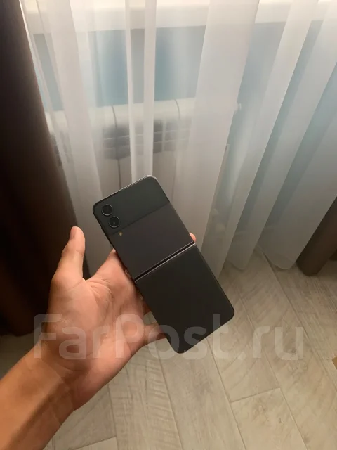 Samsung Galaxy Z Flip4. �/�, 128 ��, ������ ����
