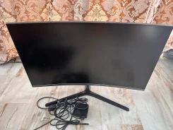 Samsung. 28", ���������� �� (LCD, LED, QLED) ����