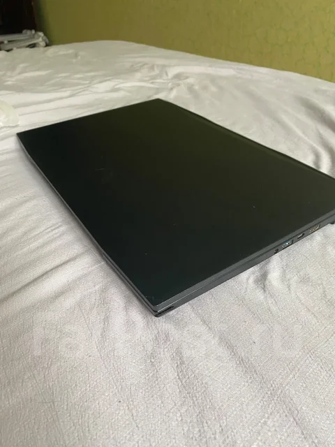 MSI Katana GF76. 17", 2,7����, ��� 32 ��, ���� 1 000���, WiFi: 1, Bluetooth: 1 ����
