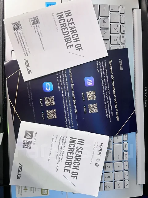 Asus. 15.6", 800����, ��� 8 ��, ���� 237���, WiFi: 1, Bluetooth: 1 ����