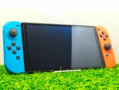 Nintendo Switch OLED ����
