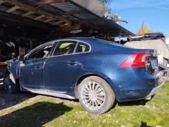 Volvo S60 ����