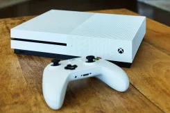 Microsoft Xbox One S ����