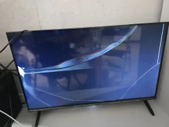 Hisense. LCD (��) ����