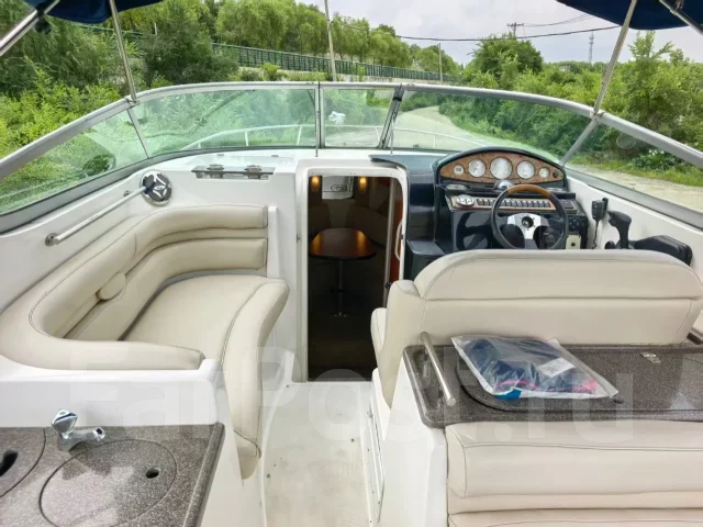 Rinker. 2009 ���, ��������� ������������, 300��.�., ������. ��� ����� �� ������������ ����