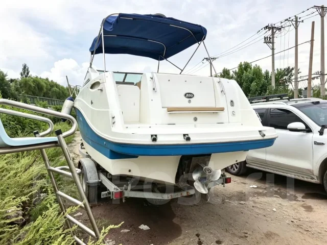 Rinker. 2009 ���, ��������� ������������, 300��.�., ������. ��� ����� �� ������������ ����