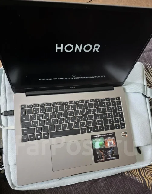 Honor MagicBook 16. 16.1", 3,3����, ��� 16 ��, ���� 512���, WiFi: 1, Bluetooth: 1 ����