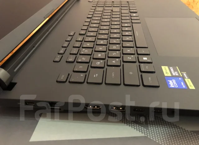 Asus ROG Strix Scar 18 G835LW. 18", ��� 32 ��, ���� 1 000���, WiFi: 1, Bluetooth: 1 ����