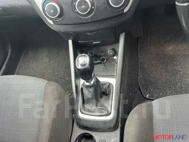 ������� Kia Ceed 2007-2012 21428849 361002A300 ����