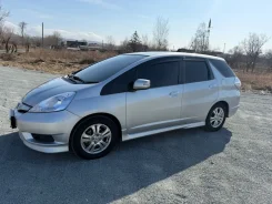 Honda Fit Shuttle. ��������, ��������, 13.0, ������, 300 000����. �� ����