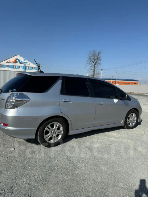 Honda Fit Shuttle. ��������, ��������, 13.0, ������, 300 000����. �� ����