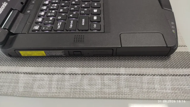 Panasonic Toughbook FZ-55. 14", 1,6����, ��� 16 ��, ���� 256���, WiFi: 1, Bluetooth: 1, ����������� �� 4��. ����