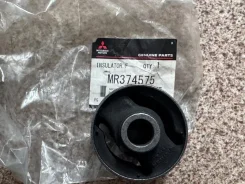 ����������� Mitsubishi Pajero MR374575 MR374575 ����