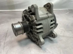 ��������� Audi A3 2016 04C903023L 8V 1.4 CZCA 04C903023L ����