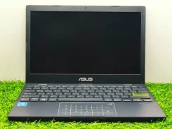 Asus. 10.1", ��� 4 ��, ���� 256���, WiFi: 1, Bluetooth: 1 ����