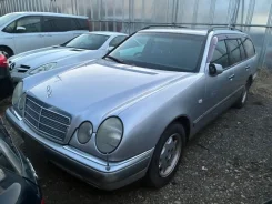 Mercedes-Benz E-Class. WDB2102612A705385, M112.911 30 235574 ����