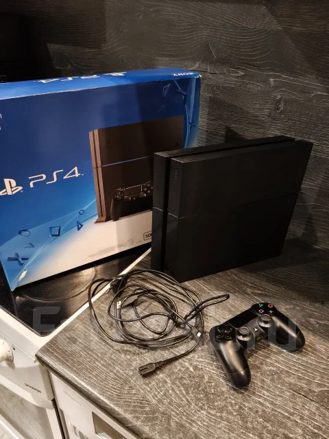 Sony PlayStation 4 ����