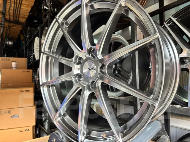 Vossen VPS-307. 8.0x18", 5x114.3, ET35, �� 73,1���. ����