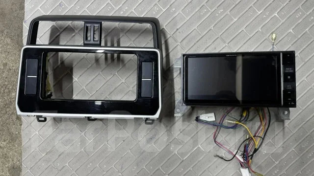 Pioneer Carrozzeria AVIC-RW710 ����