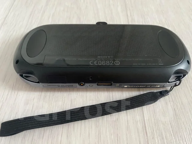 Sony PlayStation Vita ����