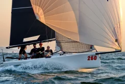 ���������� �������� ���� Melges 20 #260. ����� 6��., 2015 ��� ����