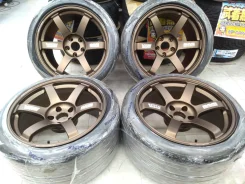 RAYS Volk Racing TE37 Saga S-plus 30th Machining Version